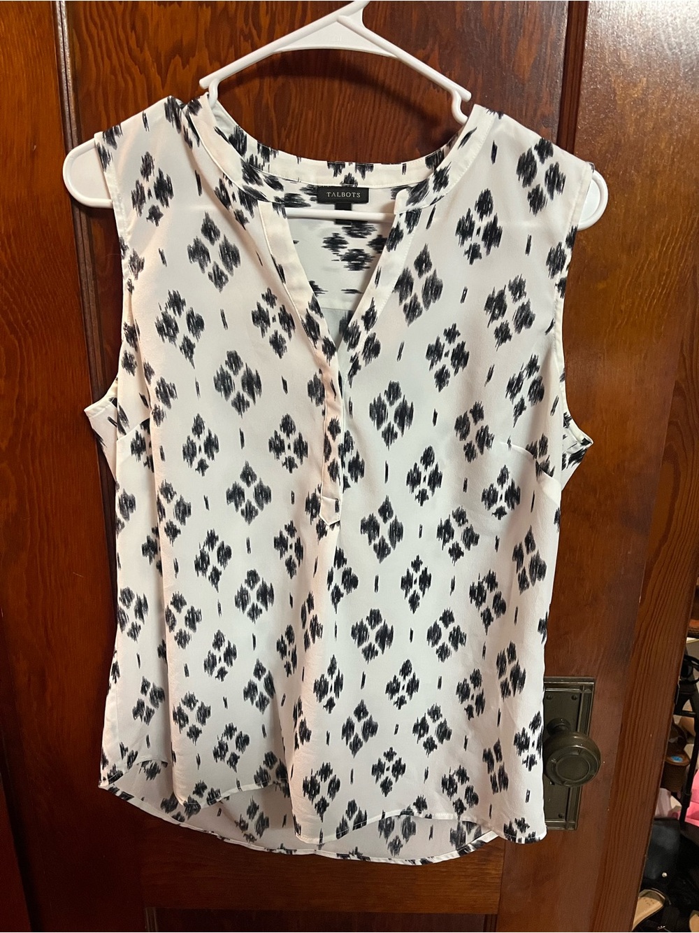 Talbots White Sleeveless V-Neck Printed Camisole